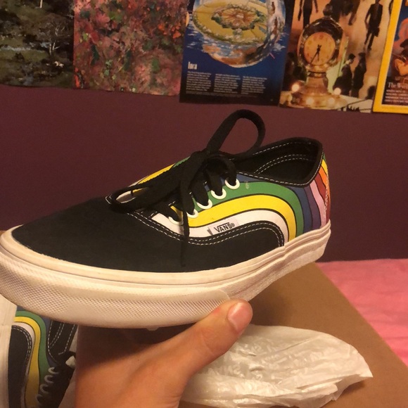 Vans Refract Blk/Tr Wht/Multi. Size 9 - Picture 3 of 3